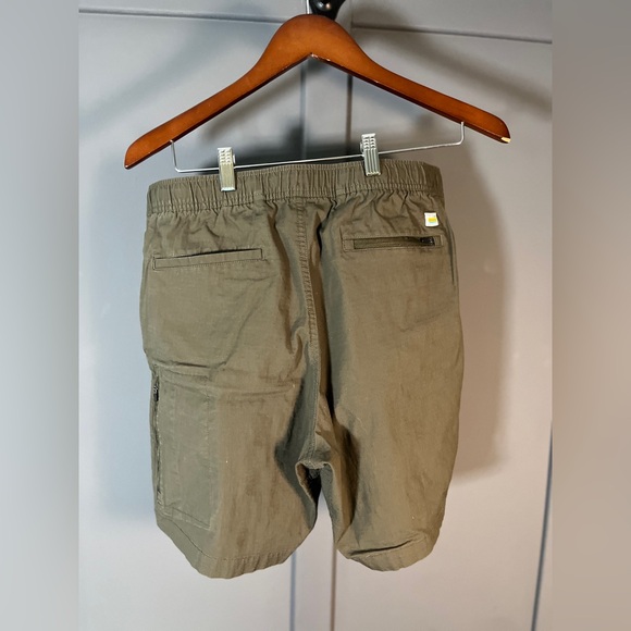 Vuori Rip-Stop Shorts  size large - perfect condition - color Dark Oregano - Picture 3 of 5